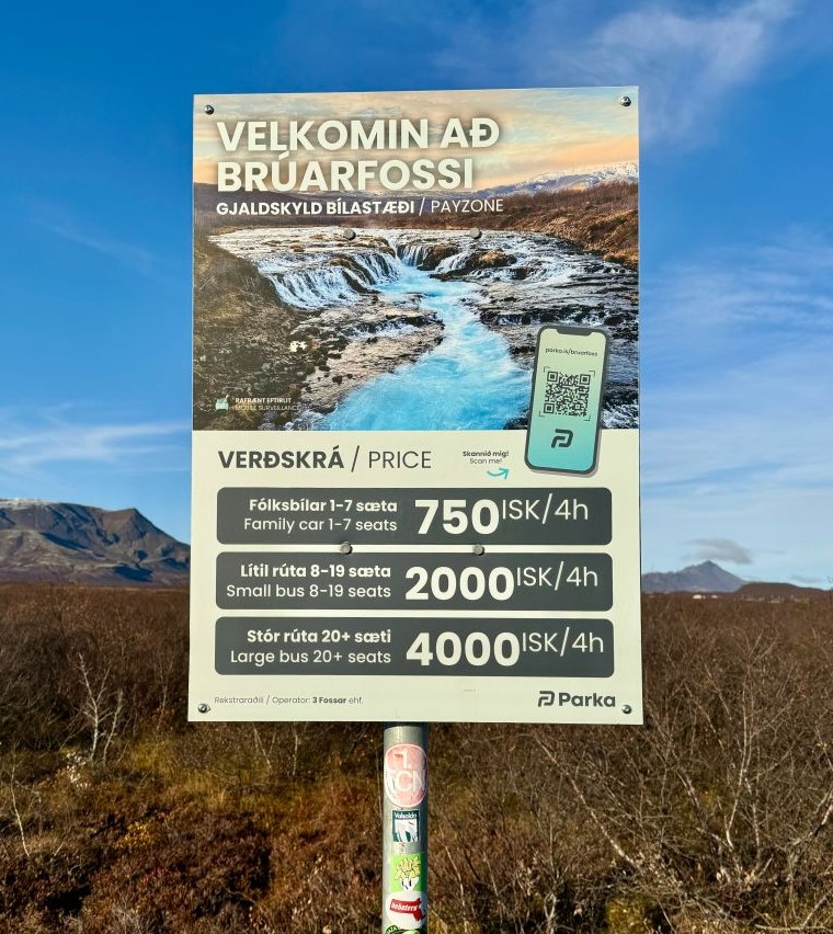 cartel de pago del parking de Bruarfoss