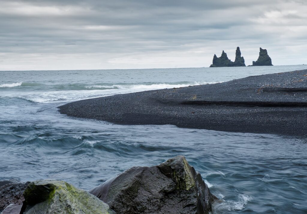 atardecer en la playa de Reynisfjara