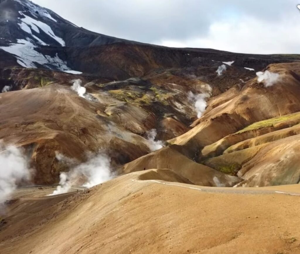 Montañas de Kerlingarfjöll en verano